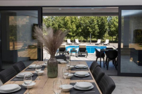 relax and more house with pool